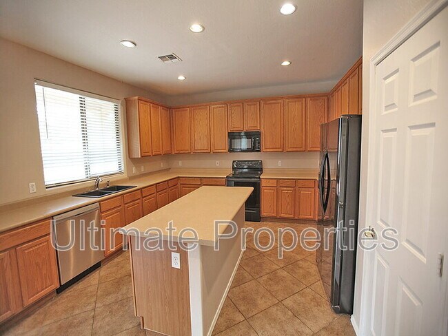 Building Photo - 16816 N 40th Dr