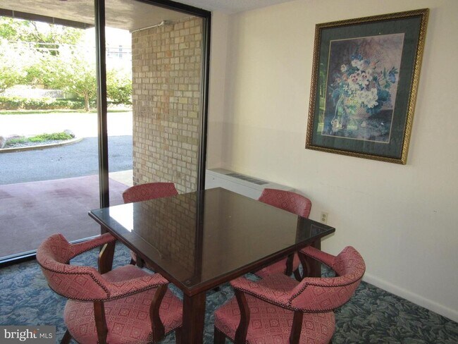 Building Photo - 4201 Cherry Hill Rd