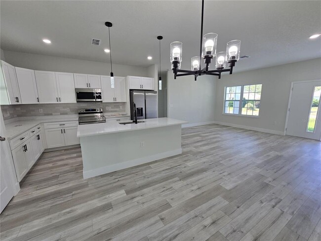 Building Photo - 1564 W Cary Dr