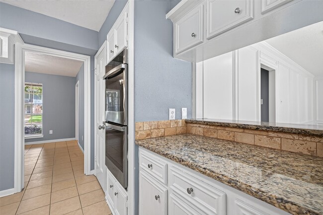 Building Photo - 6715 Greenvale Ln