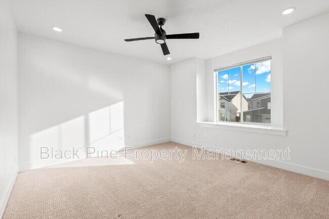 Building Photo - 7184 W Riverwood St