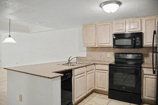 Building Photo - 2791 N Poinciana Blvd