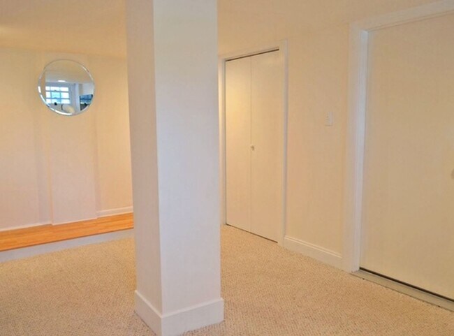 Building Photo - 9 Broadway Ave