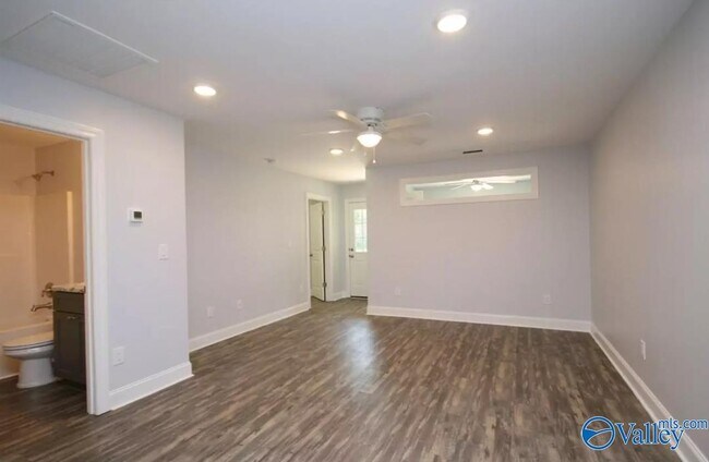 Building Photo - 100 Kaliegh Paige Cir