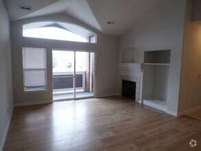 Building Photo - Spacious and Inviting 3 Bed 2 Bath Condo!