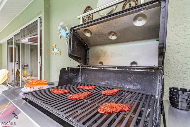 Building Photo - 8549 S Lake Cir