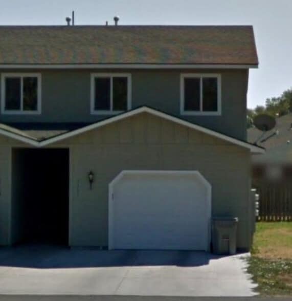 Building Photo - 1113 E 6th S