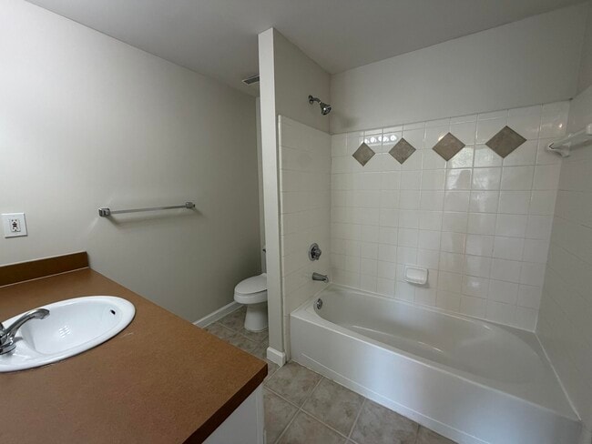 Building Photo - 2052 Alta Meadows Ln
