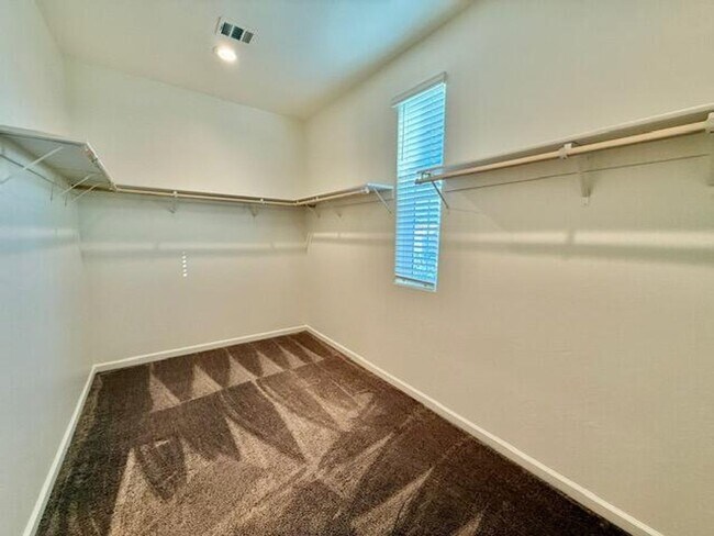 Building Photo - 1762 Bolton Ave