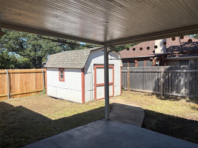 Building Photo - 16311 Rockgate Dr