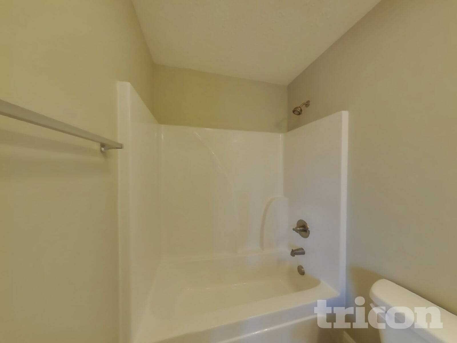 Building Photo - 642 Berry Cir