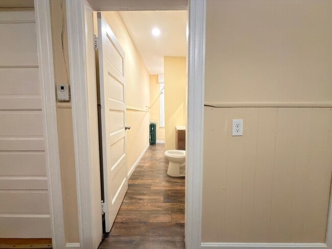 Building Photo - 90 Vernon St