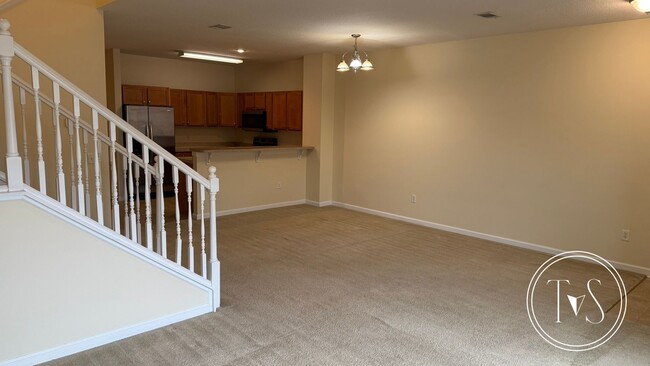 Building Photo - RATE DROP ALERT! (was $2100/month)