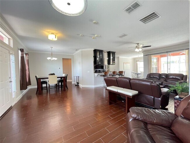 Building Photo - 907 Wildflower Rd