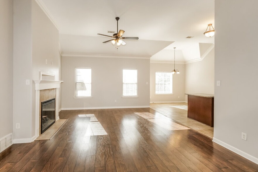 Building Photo - 45 Green Hills Dr