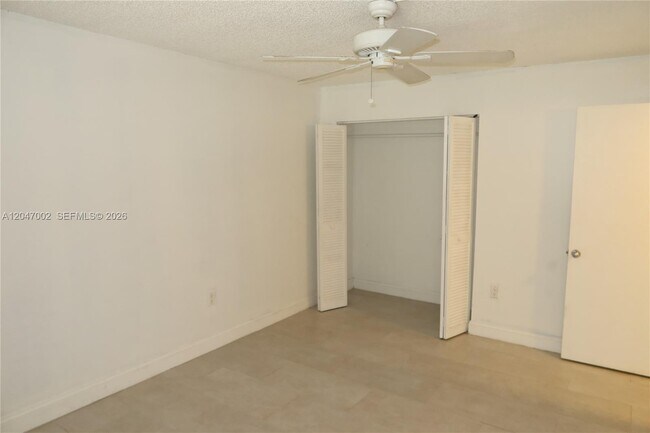 Building Photo - 10835 SW 112th Ave