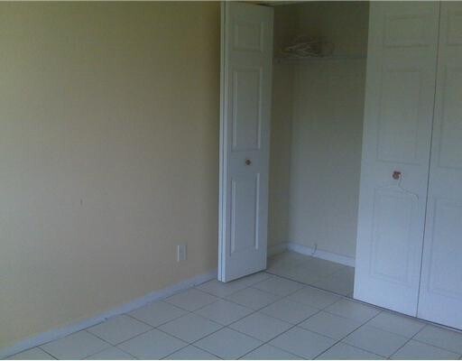 Building Photo - 11458 Royal Palm Blvd