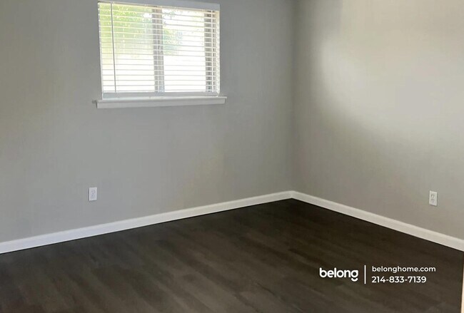 Building Photo - 5716 Hanson Dr