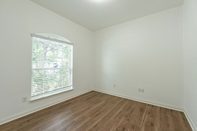 Building Photo - Beautiful 3 bedroom, 2 bathroom home in Manor!!!