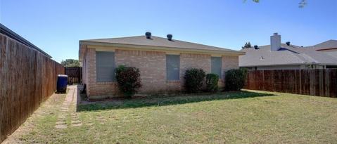 Building Photo - 215 Colt Ln