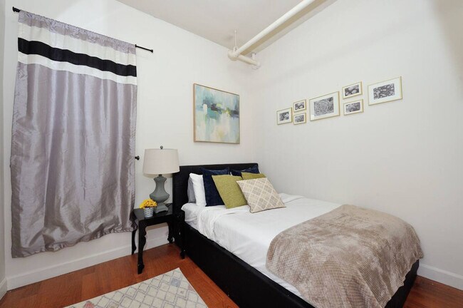 Building Photo - 485 9th Ave