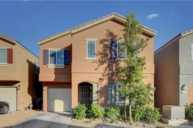 Building Photo - 4 Bed 3 Bath