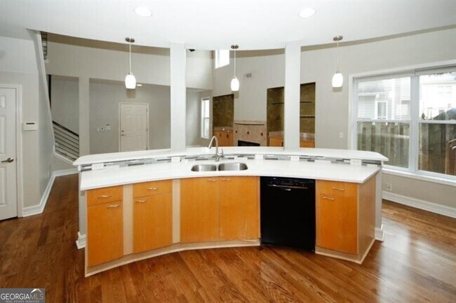 Building Photo - 1354 Brookhaven Village Cir NE