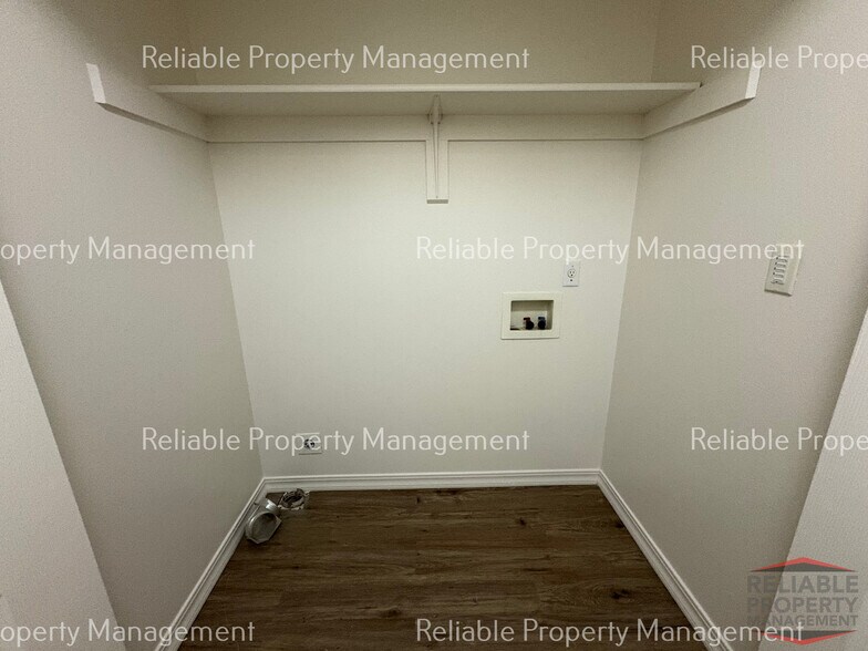 Building Photo - 2234 Meppen Dr