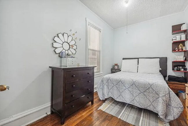 Building Photo - 4833 N Ashland Ave