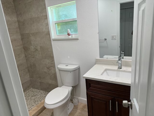 Building Photo - 320 E Oak St