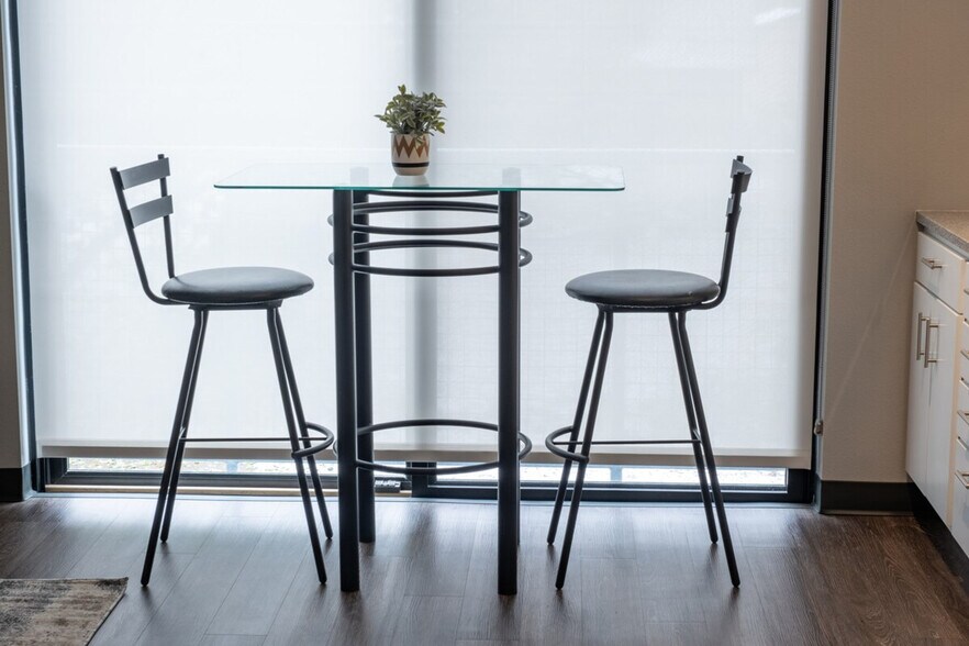 Building Photo - 2301 Ingersoll Ave