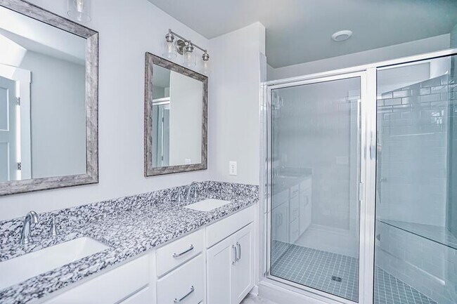 Building Photo - 207 Broad Banyan Ct