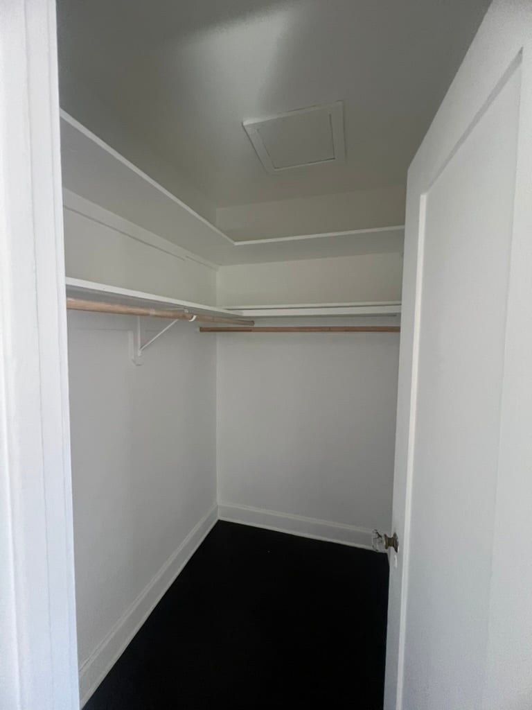 Building Photo - 1234 Keniston Ave