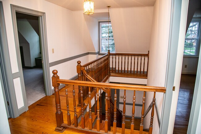 Building Photo - 1033 Hobbs Rd