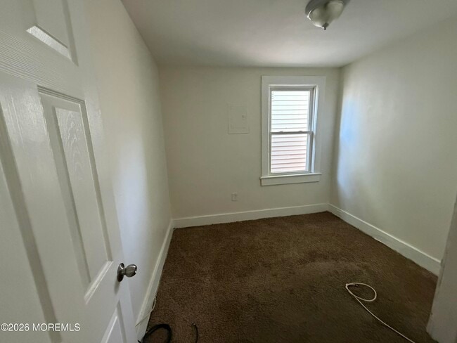 Building Photo - 405 1/2 Brinley Ave