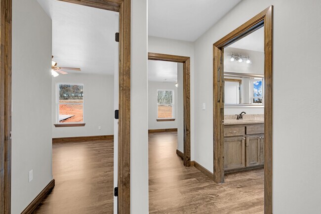 Building Photo - 12650 SE 134th St