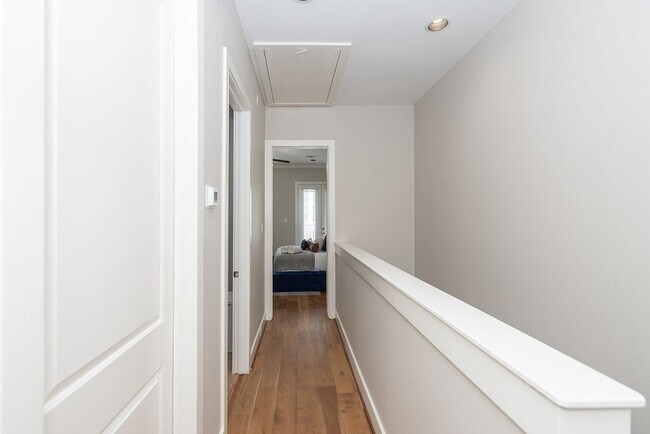 Building Photo - 1205 Detering St