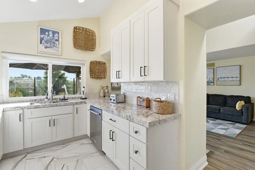 Building Photo - 7773 Eagle Ridge Dr