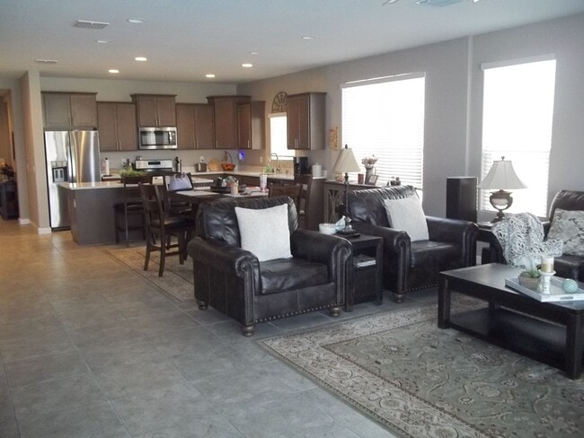 Building Photo - Stunning Fully furnished home 3 bed 2.5 baths 2056 sq ft w/heated pool!!! Must see will rent fast!