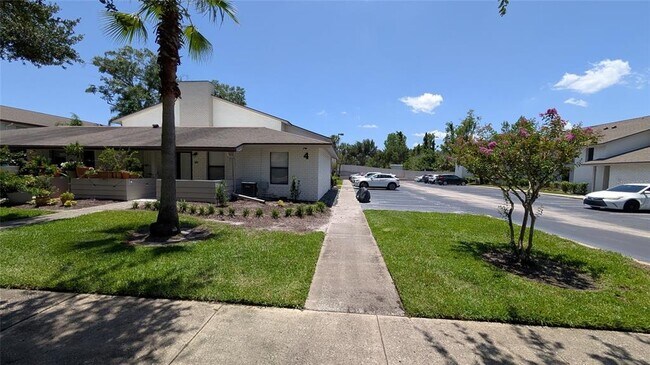 Building Photo - 2882 Plaza Terrace Dr