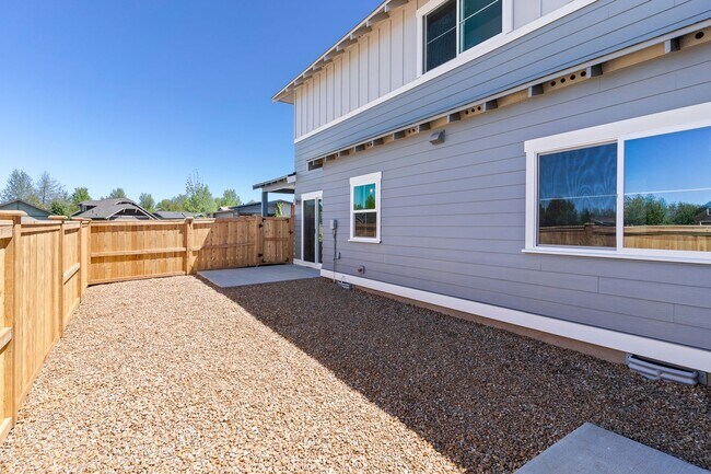 Building Photo - 839 NW 18th Ct