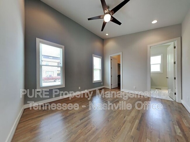 Building Photo - 1704B Simpkins St