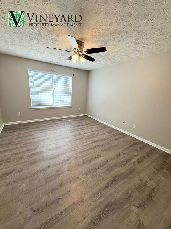 Building Photo - 242 Silver Ridge Dr