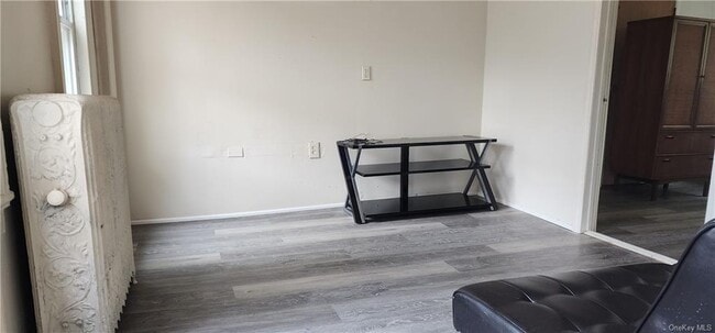 Building Photo - 368 E Broadway