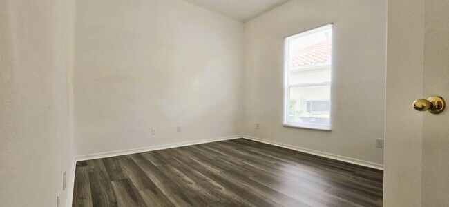 Building Photo - 1058 Tuscan Hills Blvd
