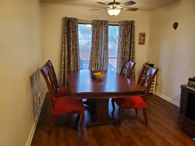 Building Photo - 2785 Bingham Dr