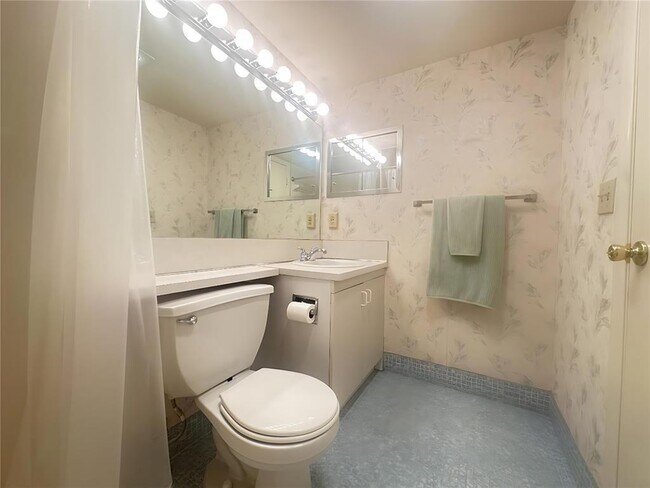 Building Photo - 4037 Harwood D