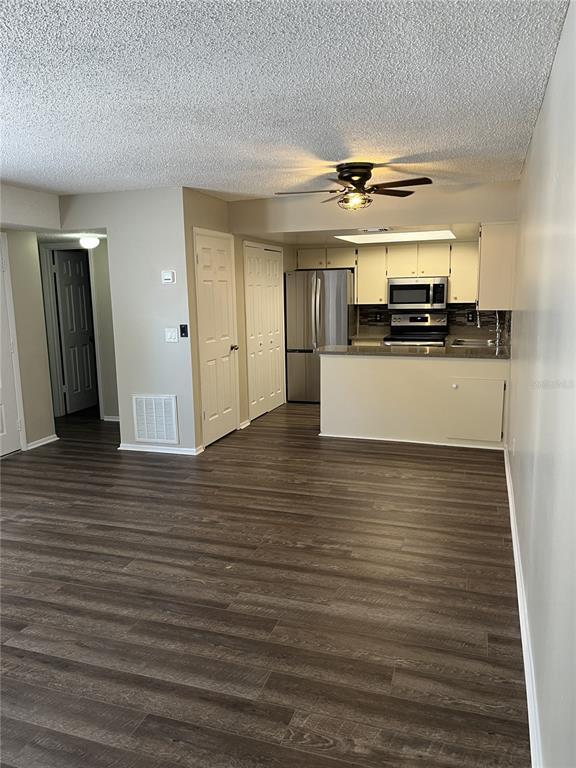 Building Photo - 143 Windtree Ln