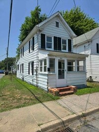 Building Photo - 913 Pine St