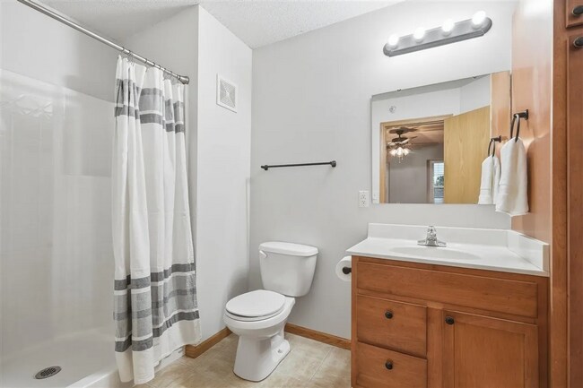Building Photo - New Listing - 2 Bedroom, 2 Bath Condo in North Liberty
